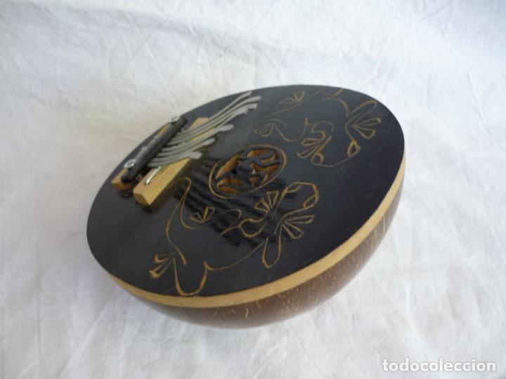 Instrumentos musicales: Kalimba o idi&oacute;fono de 7 teclas, madera de coco - Foto 4