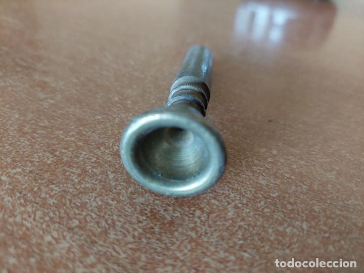 Instrumentos musicales: Antigua boquilla para corneta - Foto 2