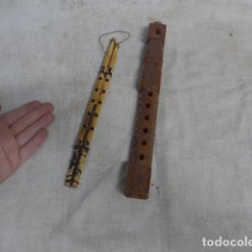 Instrumentos musicales: LOTE 2 ANTIGUA FLAUTA ETNICA, UNA TIPO PASTORIL, ORIGINALES.