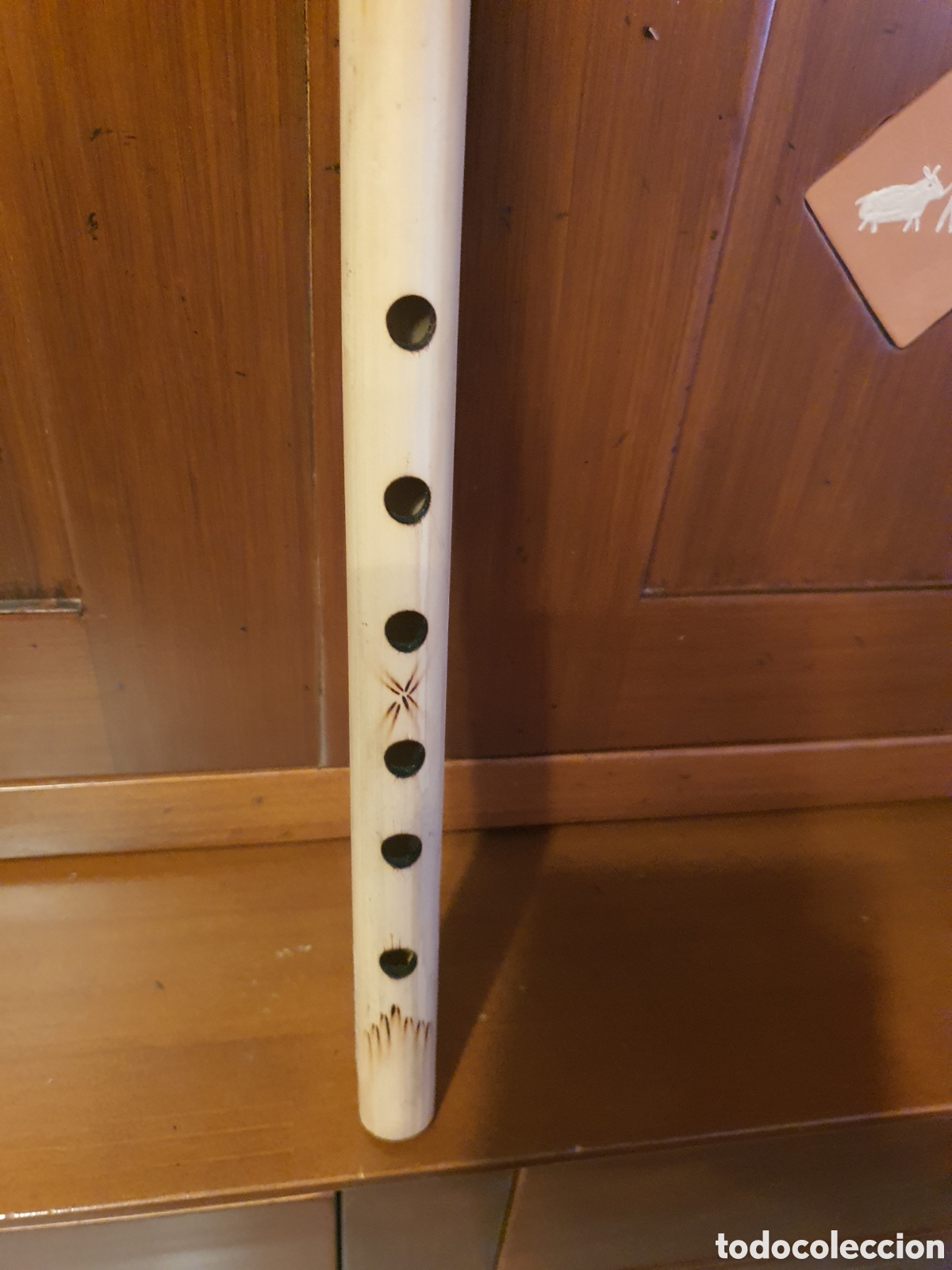 Instrumentos musicales: antigua flauta de madera nueva. - Foto 3