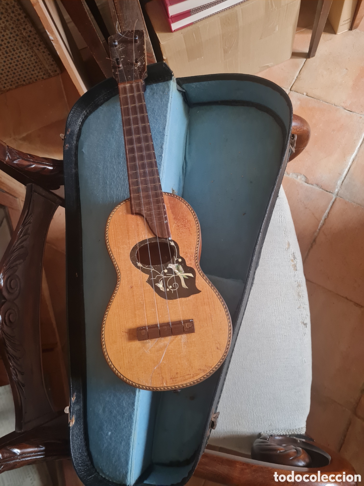 Armario beneficio Catedral guitarra pequeña 4 cuerdas modernista 1900 marq - Compra venta en  todocoleccion