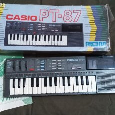 Instrumentos musicales: TECLADO CASIO PT-87 EN CAJA, COMPLETO Y FUNCIONANDO.
