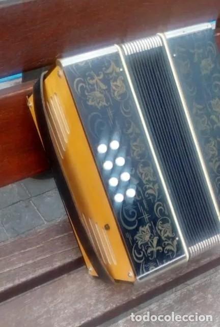 Instrumentos musicales: ACORDEON - MADE IN GERMANY EAST . - Foto 2