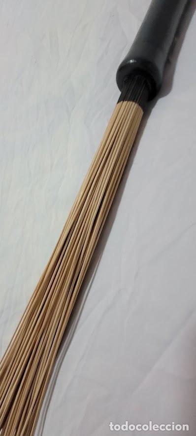 Musikinstrumente: Latigo con 118 colas de bambu