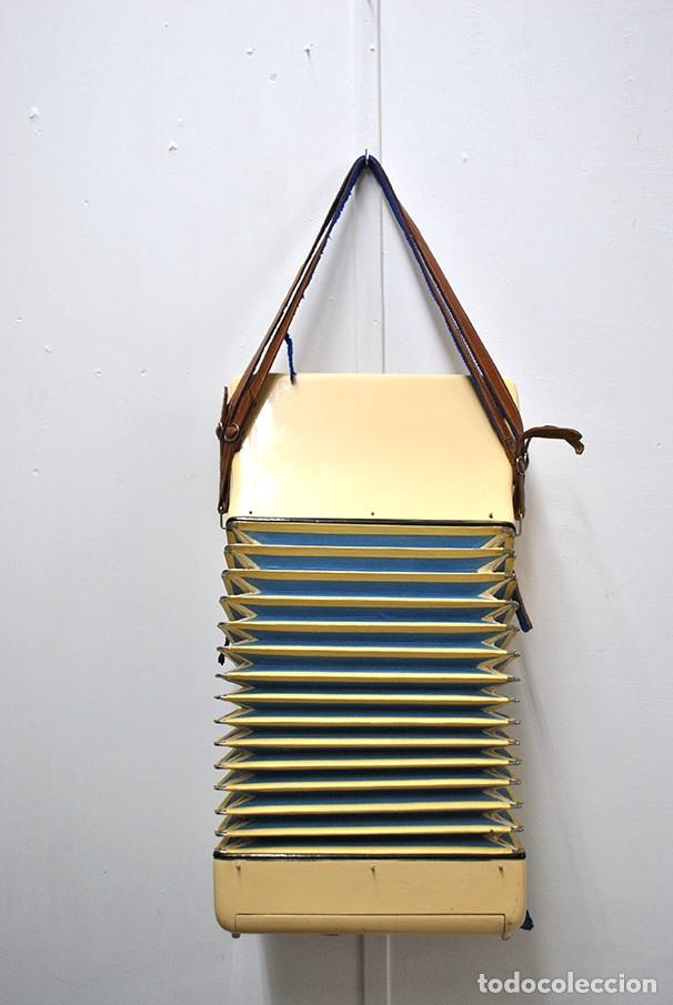 Instrumentos musicales: ANTIGUO ACORDE&Oacute;N GUERRINI SUPERLUXE - Foto 11