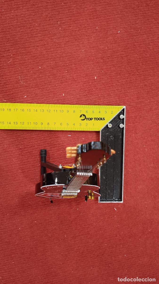 Instrumentos musicales: GUITARRA MADERA - Foto 4