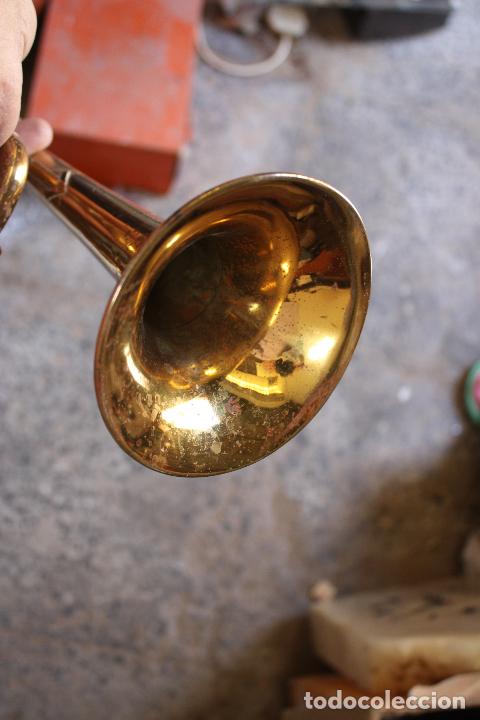 Instrumentos musicales: antigua trompeta inglesa - Foto 13