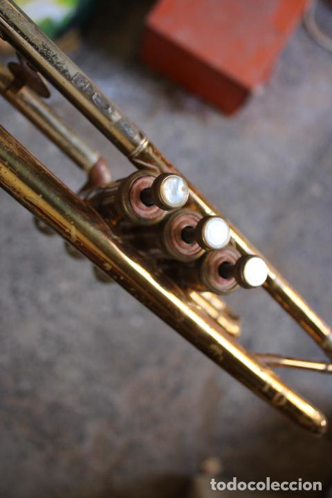 Instrumentos musicales: antigua trompeta inglesa - Foto 19