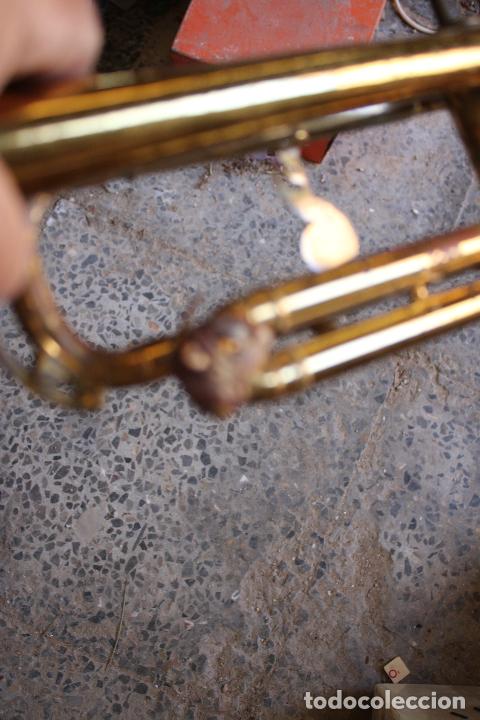 Instrumentos musicales: antigua trompeta inglesa - Foto 21