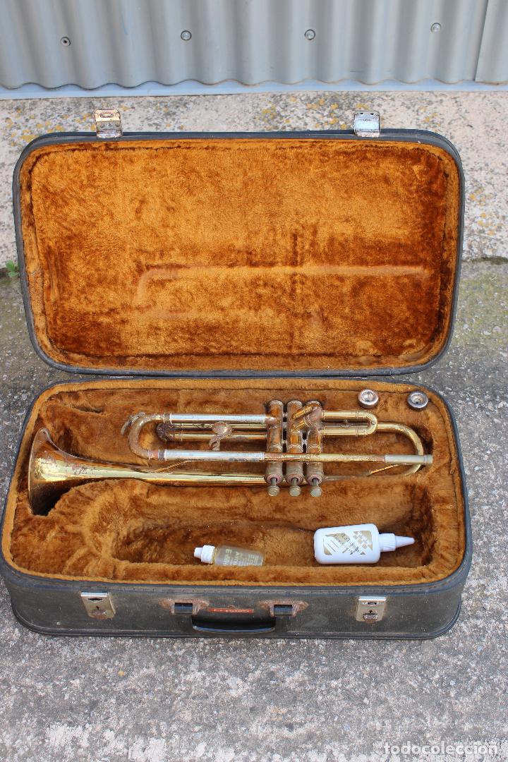 Instrumentos musicales: antigua trompeta inglesa - Foto 1