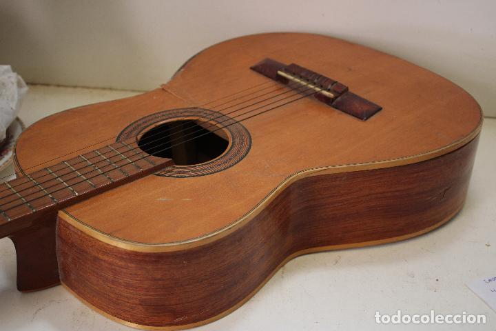 Instrumentos musicales: antigua guitarra romanza - Foto 2