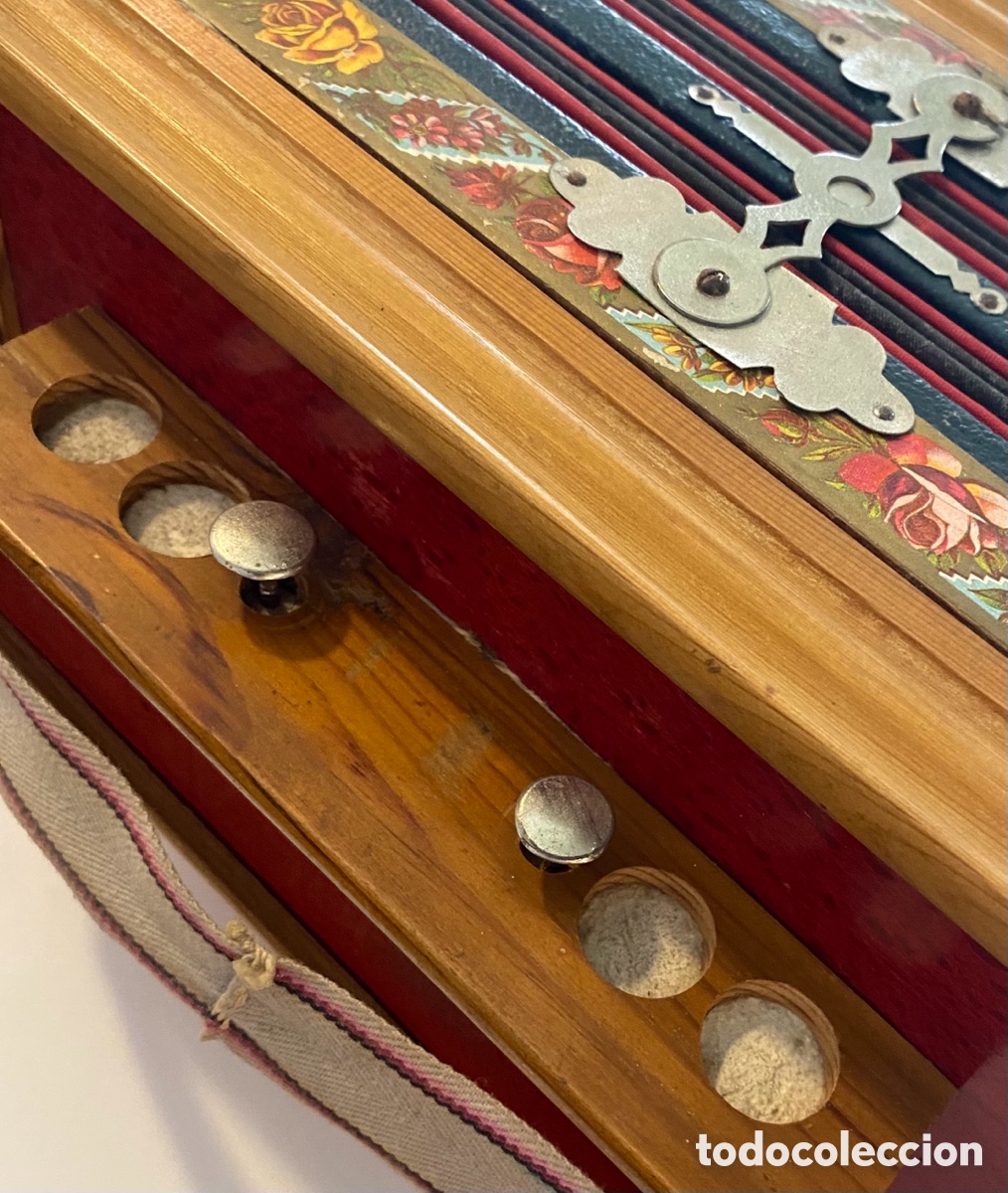 Instrumentos musicales: Antiguo acorde&oacute;n - Foto 2