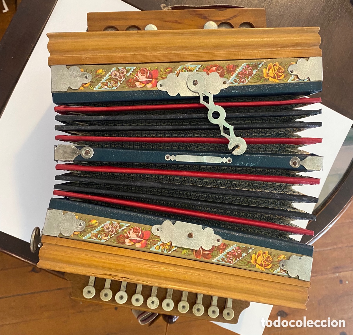 Instrumentos musicales: Antiguo acorde&oacute;n - Foto 4
