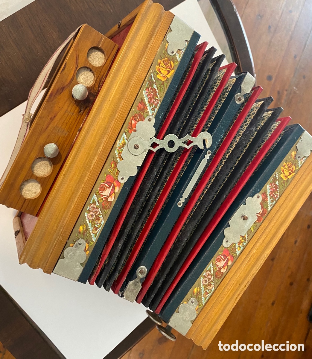 Instrumentos musicales: Antiguo acorde&oacute;n - Foto 5