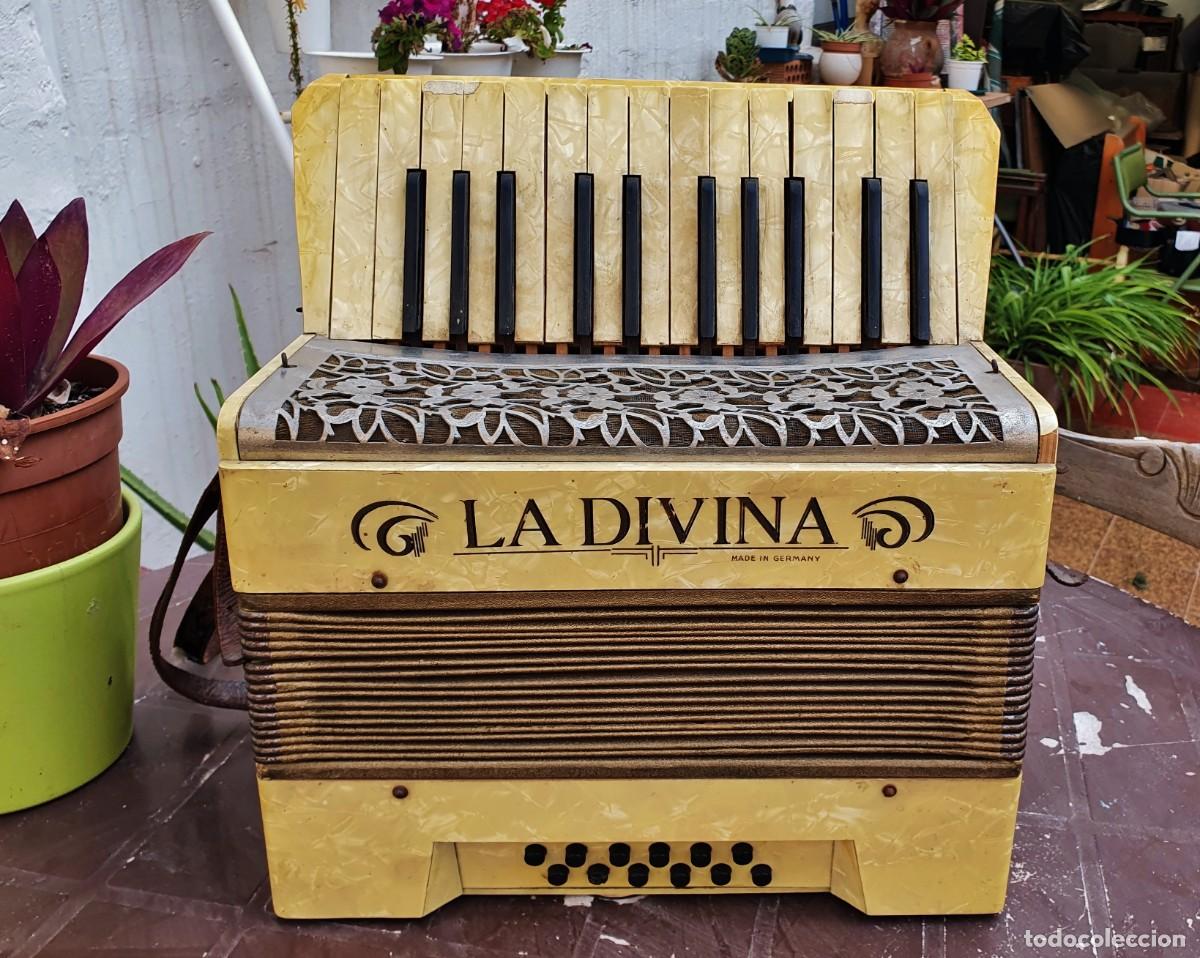 Instrumentos musicales: ACORDE&Oacute;N LA DIVINA PIANO - GERMANY - Foto 1