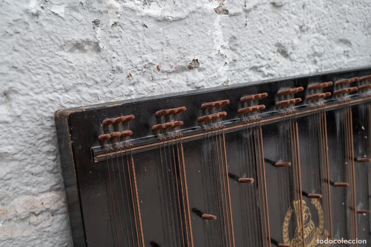Instrumentos musicales: Antigua citara - Foto 4