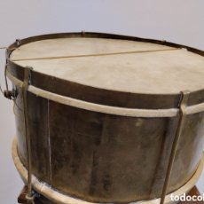 Instrumentos musicales: TAMBOR DE LATÓN SIGLO XIX EN LATÓN Y PIEL. 27 CMS DIÁMETRO.