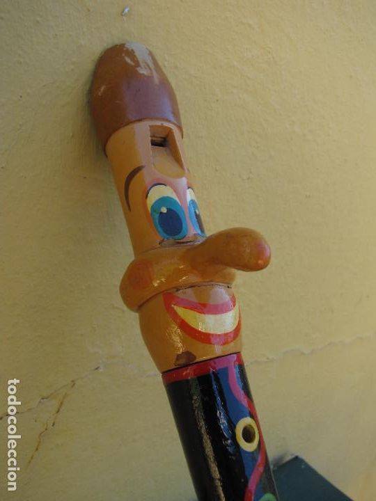 Instrumentos musicales: 73.- Flauta de madera antropomorfa. Pinocho - Foto 2