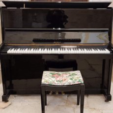 Instrumentos musicales: PIANO VERTICAL ALTO VINTAGE PETROF AÑOS 80 CON BUEN SONIDO