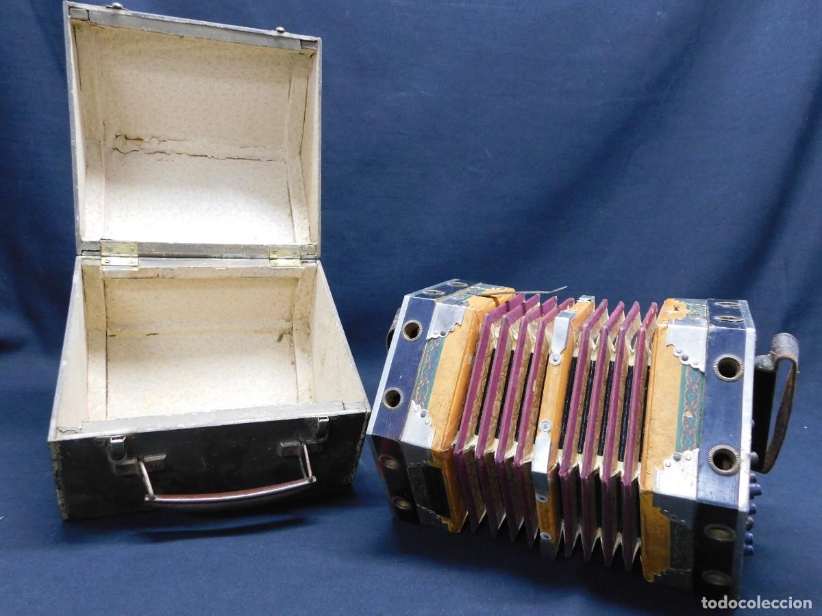 Instrumentos musicales: ACORDEON REGAL CONCERTINA - Foto 1