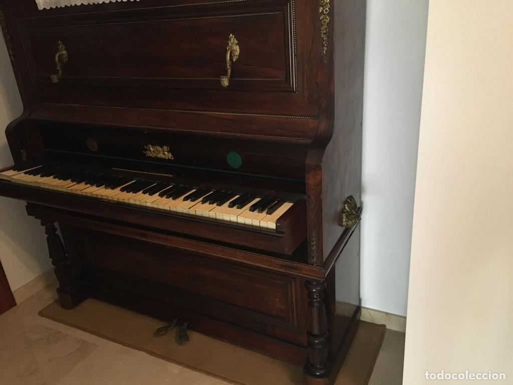 Instrumentos musicales: PIANO VERTICAL FRANC&Eacute;S DE 1848 - Foto 1