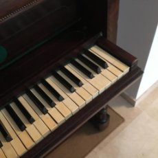 Instrumentos musicales: PIANO VERTICAL FRANCÉS DE 1848