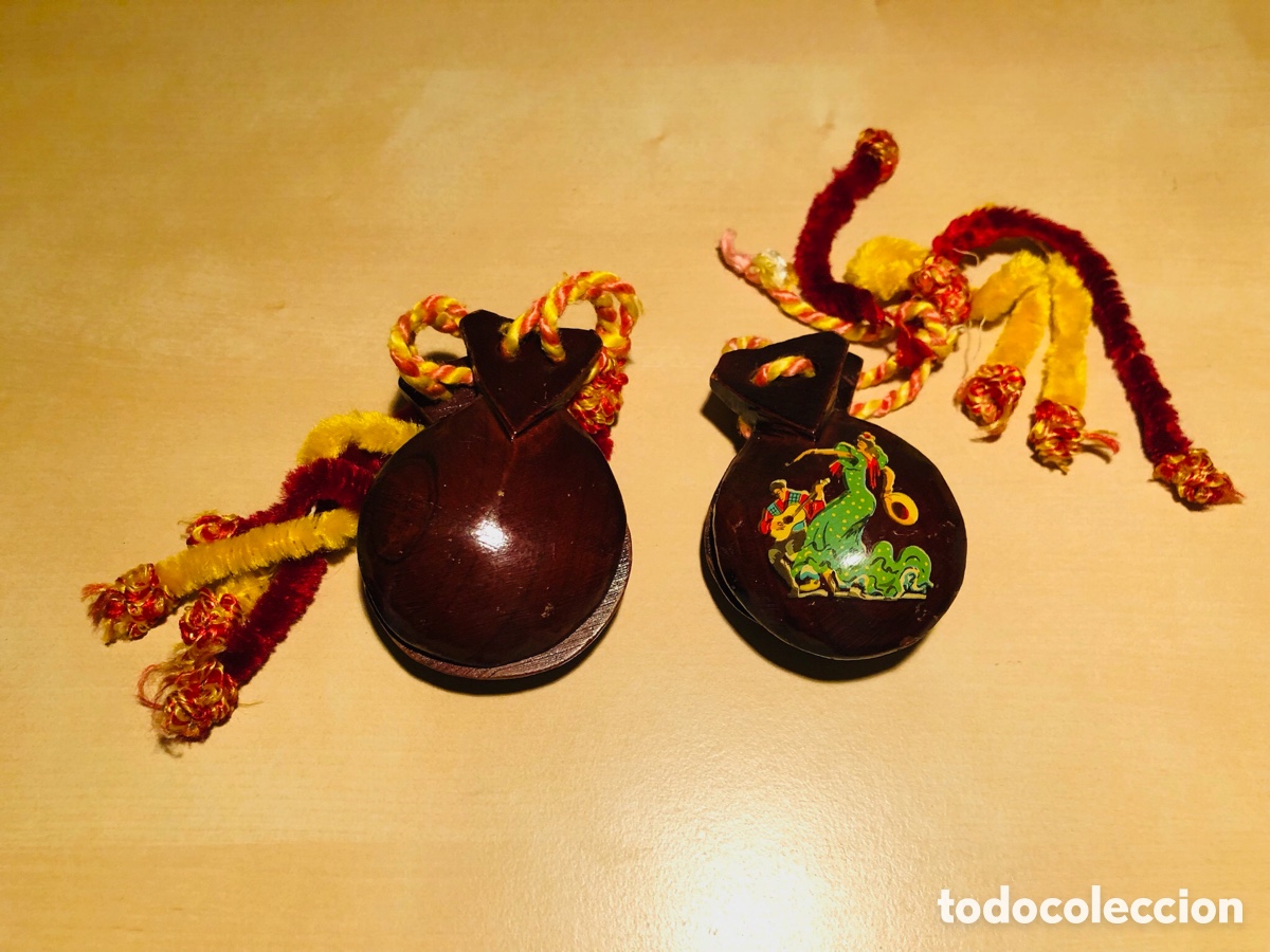 Instrumentos musicales: Casta&ntilde;uelas a&ntilde;os 60 con cord&oacute;n original - Foto 2