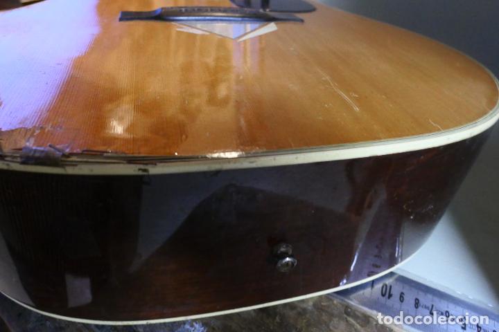 Instrumentos musicales: Antigua guitarra Aria - Foto 5