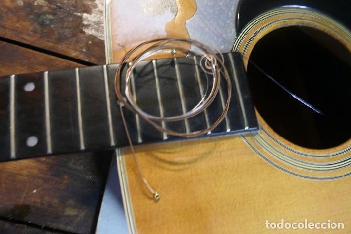 Instrumentos musicales: Antigua guitarra Aria - Foto 8