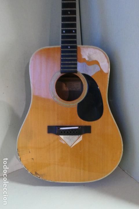 Instrumentos musicales: Antigua guitarra Aria - Foto 12
