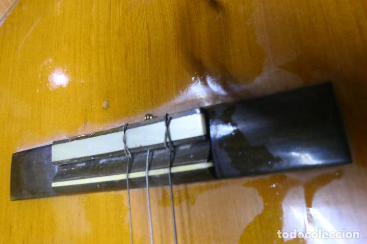 Instrumentos musicales: Antigua guitarra Aria - Foto 15