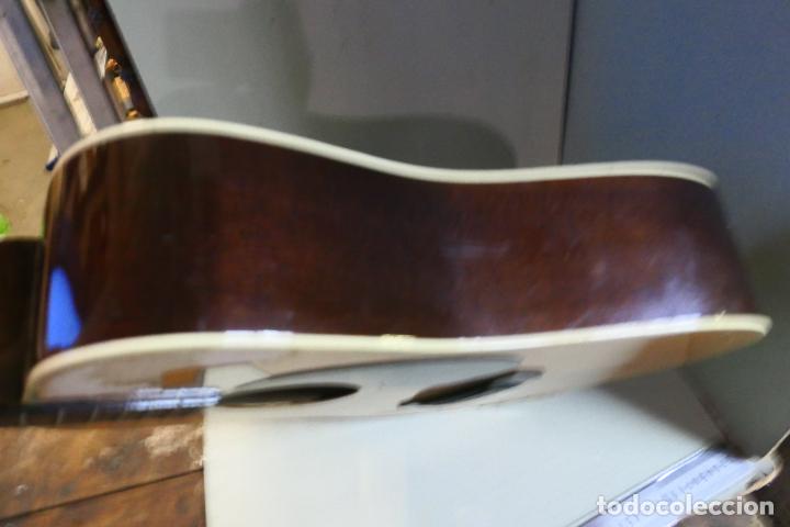 Instrumentos musicales: Antigua guitarra Aria - Foto 17
