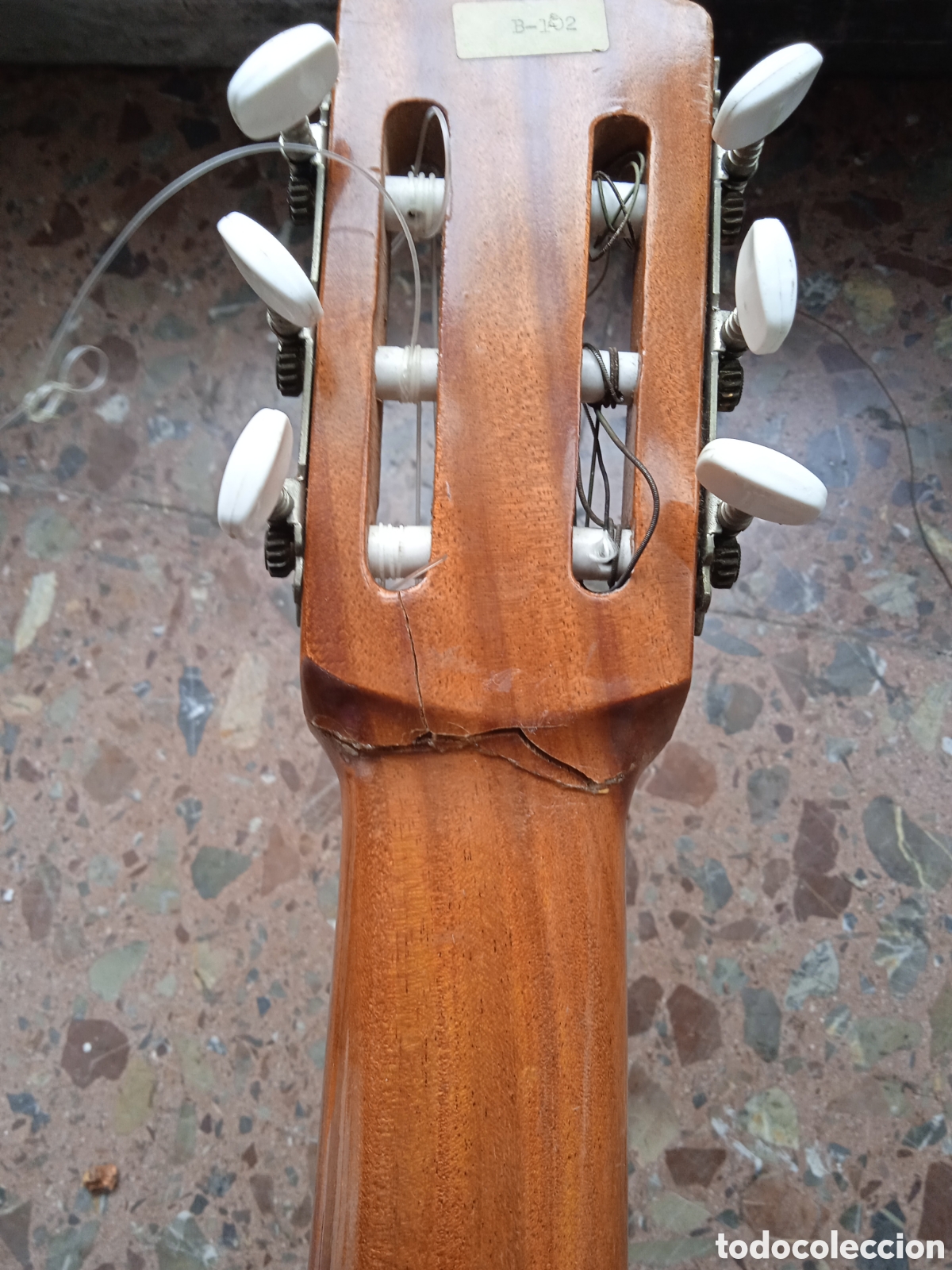 Instrumentos musicales: Bonita guitarra - Foto 2