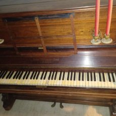 Instrumentos musicales: PIANO DE PARED 1878
