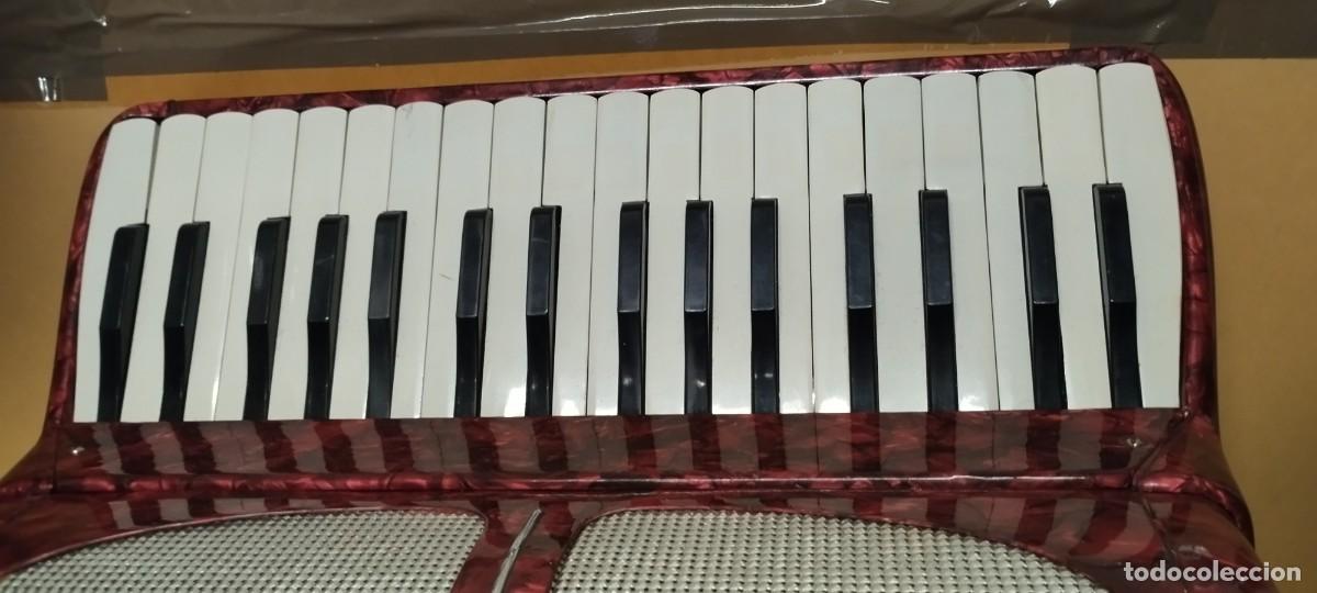 Instrumentos musicales: Acorde&oacute;n Larrinaga + Funda - Foto 5