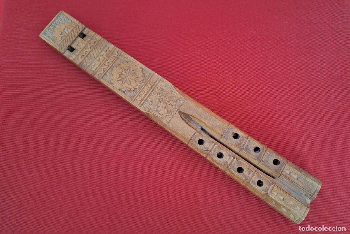 Instrumentos musicales: Flauta doble tallada de Yugoslavia - Foto 1