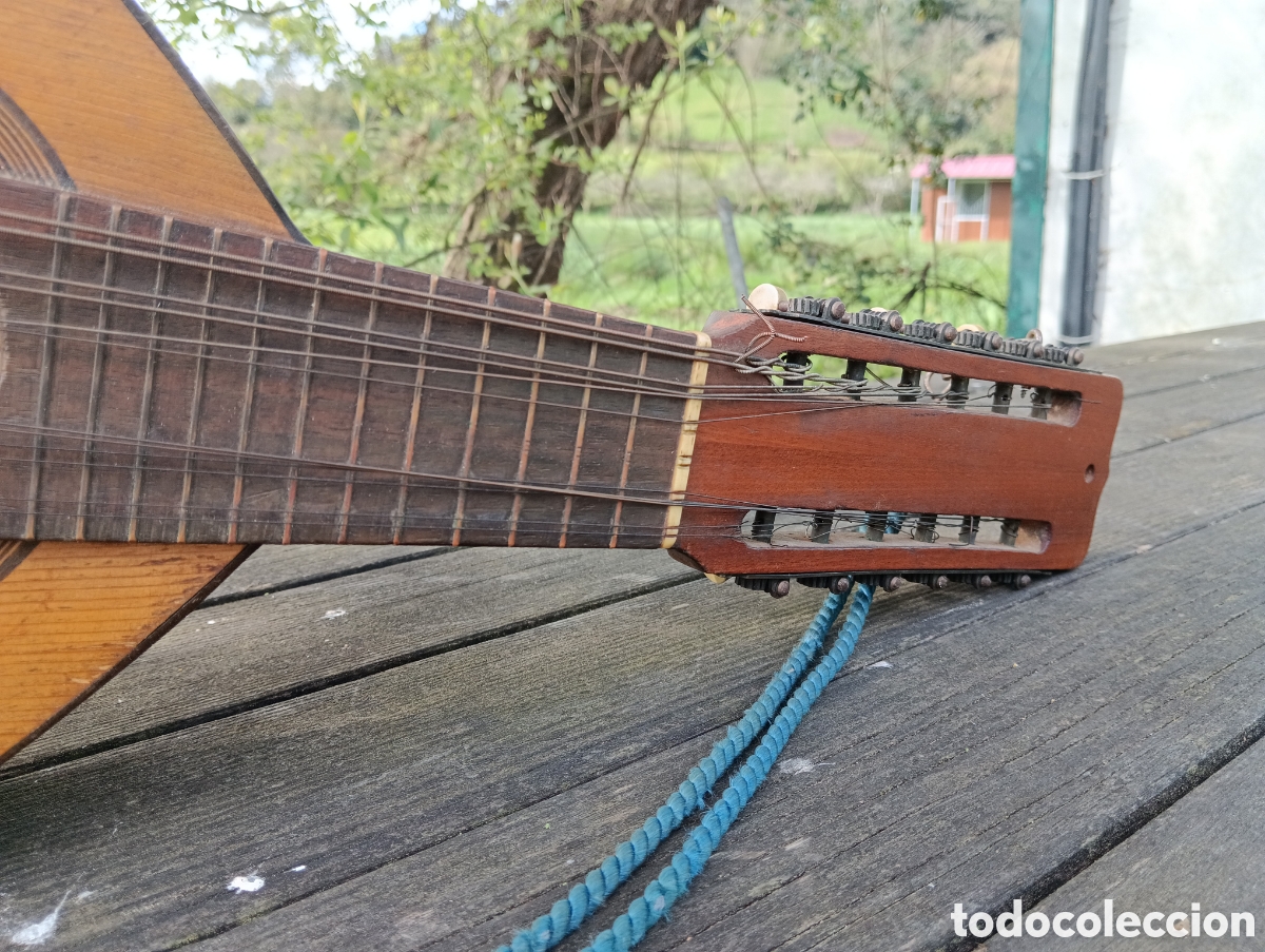 Instrumentos musicales: Antigua Bandurria Ram&iacute;rez. - Foto 3