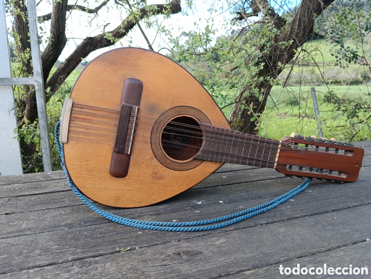 Instrumentos musicales: Antigua Bandurria Ram&iacute;rez. - Foto 1