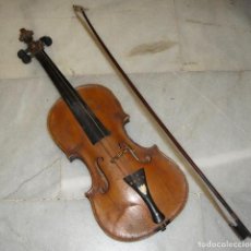 Instrumentos musicales: ANTIGUO VIOLÍN. S.XIX. COPIA DE LUDOVICUS RICOZALI. (59 CM)