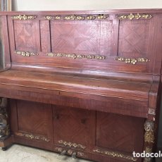 Instrumentos musicales: PIANO S. XIX. MADERA PALO DE RODA