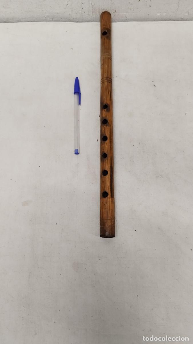 Instrumentos musicales: Antigua flauta de madera a identificar - Foto 1
