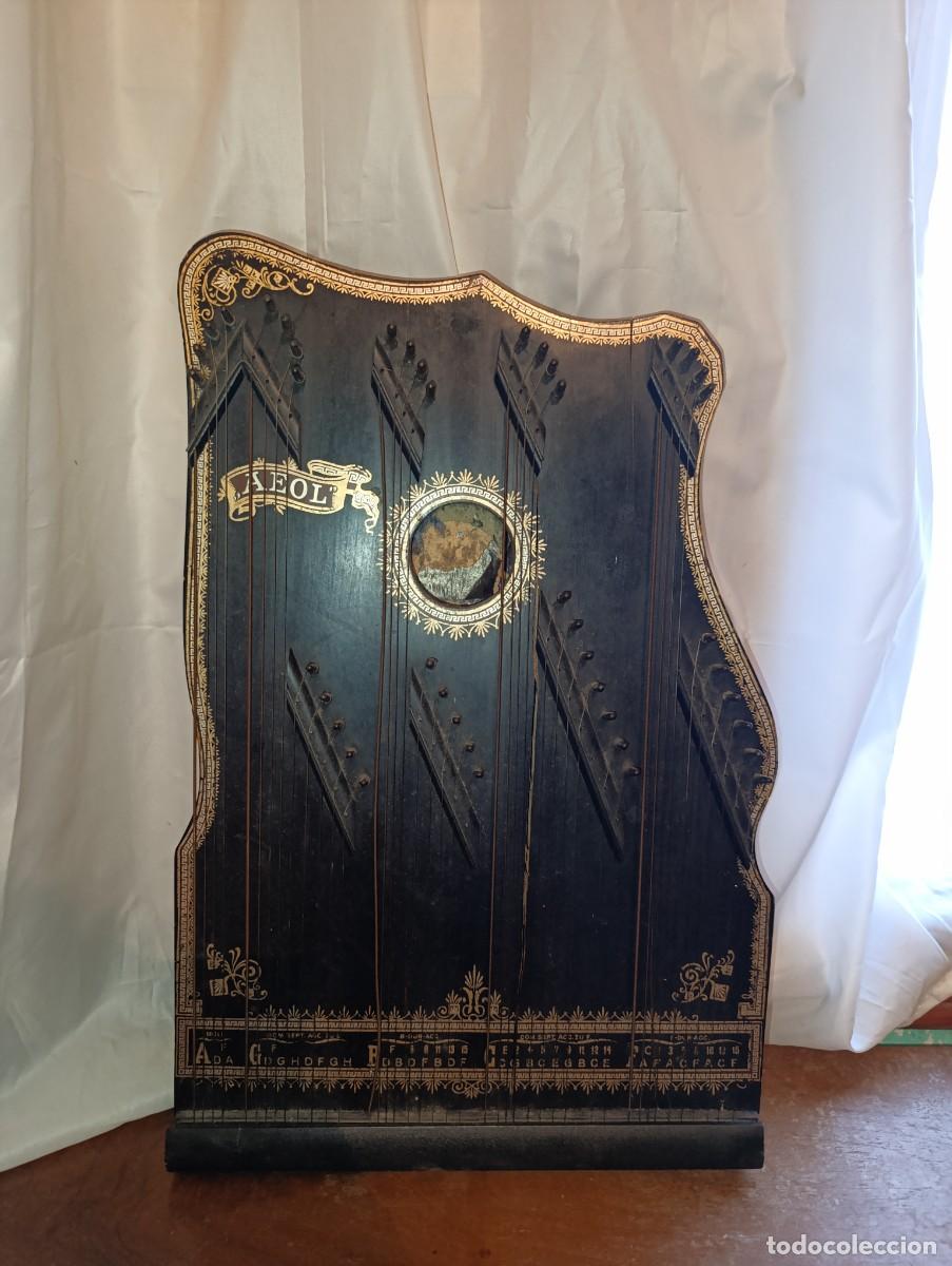 Instrumentos musicales: Antigua citara de madera, Aeol. - Foto 1