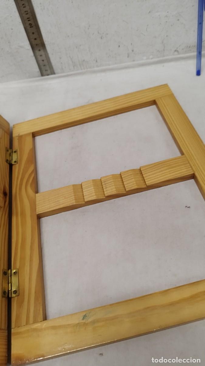 Instrumentos musicales: Atril de madera con embellecedor de metal - Foto 4
