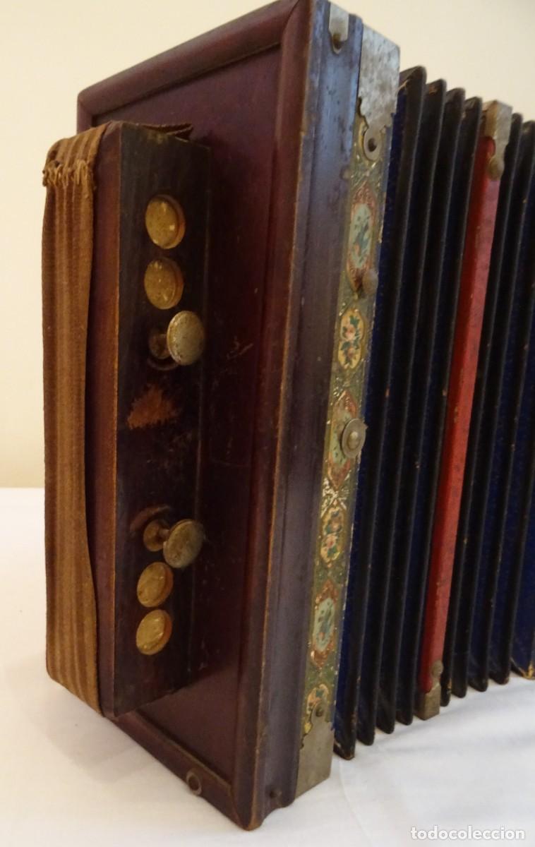 Instrumentos musicales: Acordeon diat&oacute;nico antiguo - Foto 4