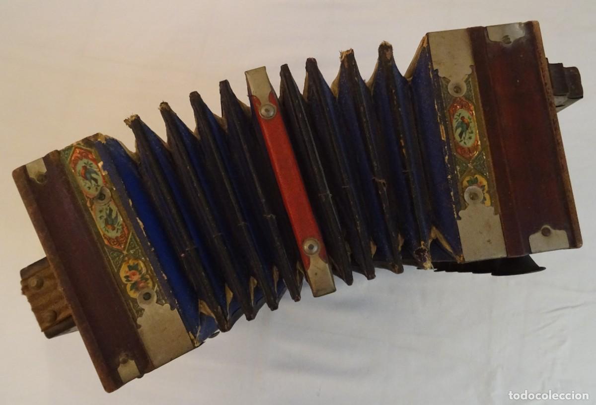 Instrumentos musicales: Acordeon diat&oacute;nico antiguo - Foto 6