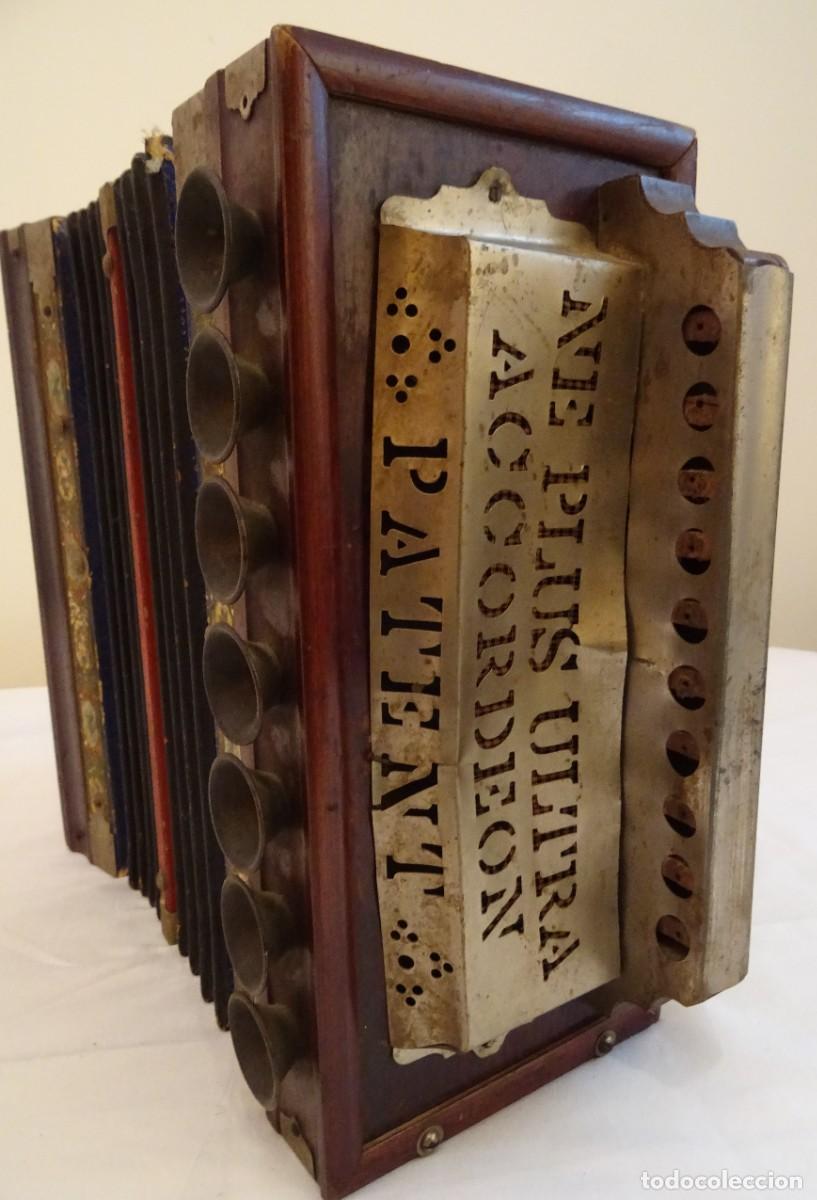 Instrumentos musicales: Acordeon diat&oacute;nico antiguo - Foto 7