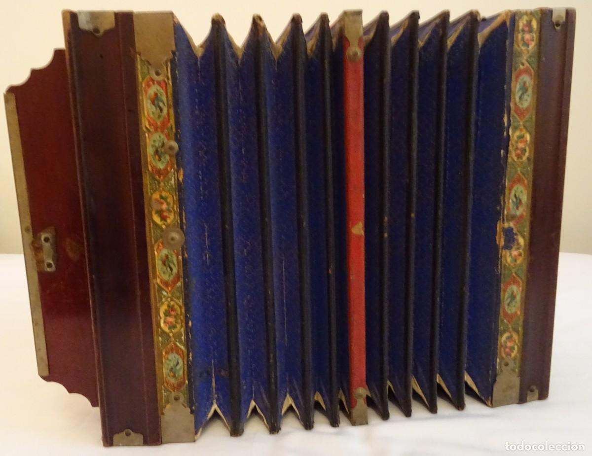 Instrumentos musicales: Acordeon diat&oacute;nico antiguo - Foto 8