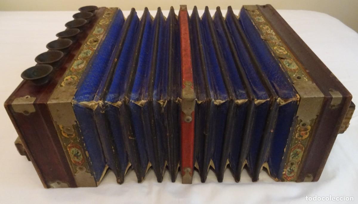 Instrumentos musicales: Acordeon diat&oacute;nico antiguo - Foto 12