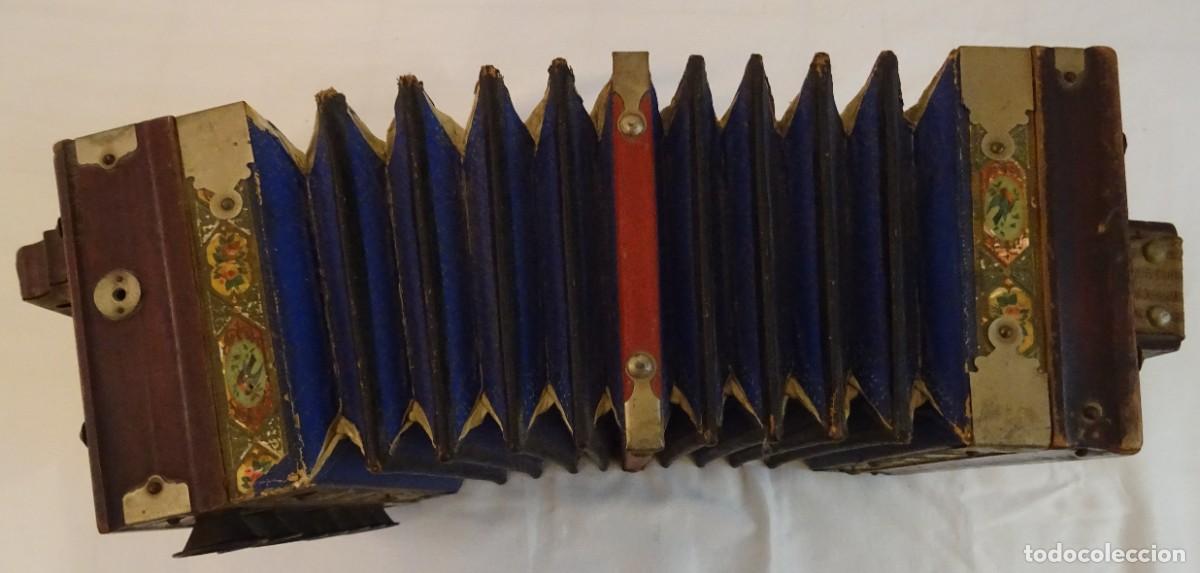 Instrumentos musicales: Acordeon diat&oacute;nico antiguo - Foto 14