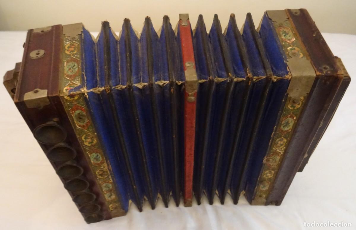 Instrumentos musicales: Acordeon diat&oacute;nico antiguo - Foto 15